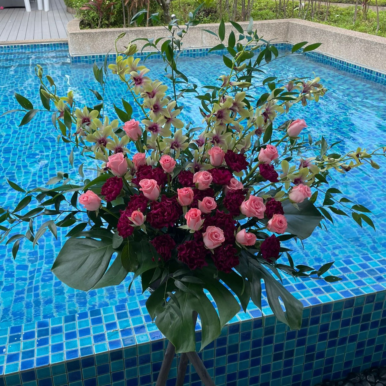 Good, Beautiful, Unique and Famous Grand Opening Roses, Carnation, Orchid Floral Stand under $200 in Singapore Free Delivery